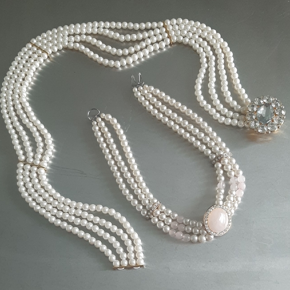 Faux Pearl BELT& VINTAGE NECKLACE📿Belt STRETCHES to 34".